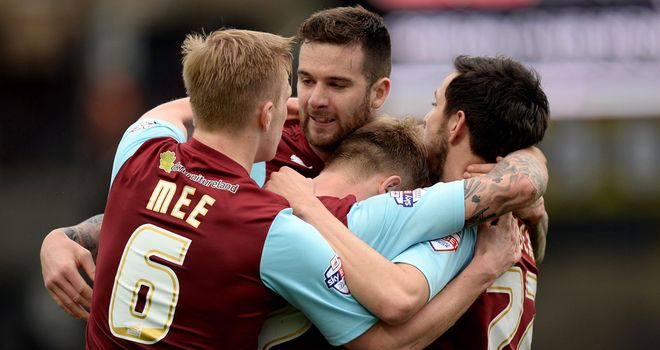 Scott Arfield (centre) enjoys equaliser
