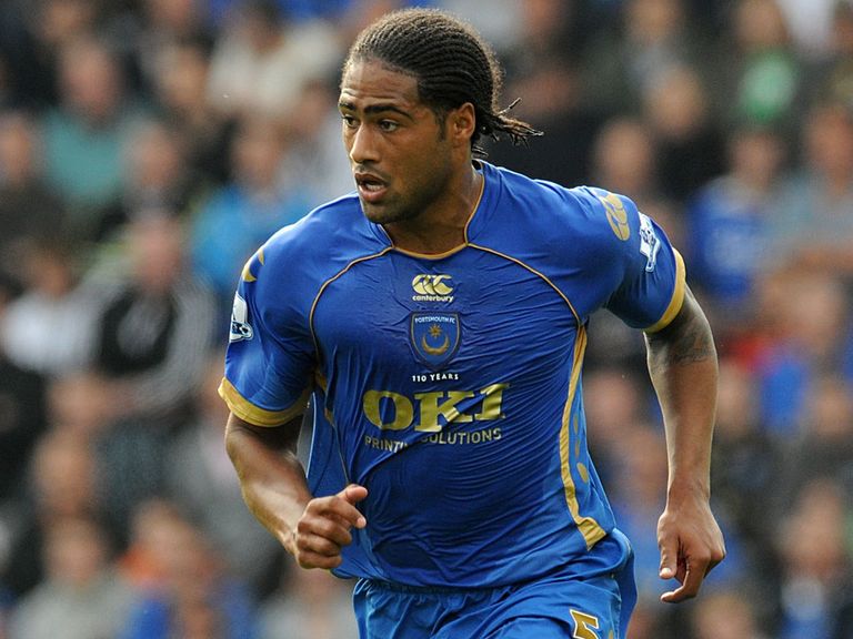 Glen Johnson in Portsmouth colours