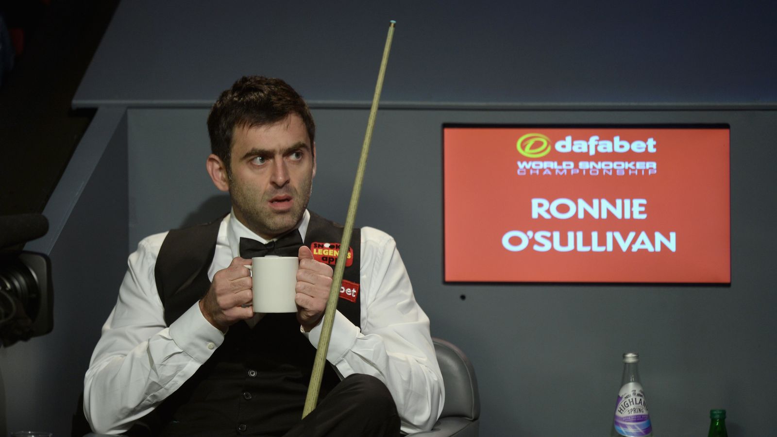 World Championship Ronnie O Sullivan And Mark Selby Made Strong Starts