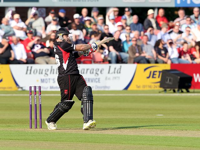 Leicestershire's Scott Styris hits out