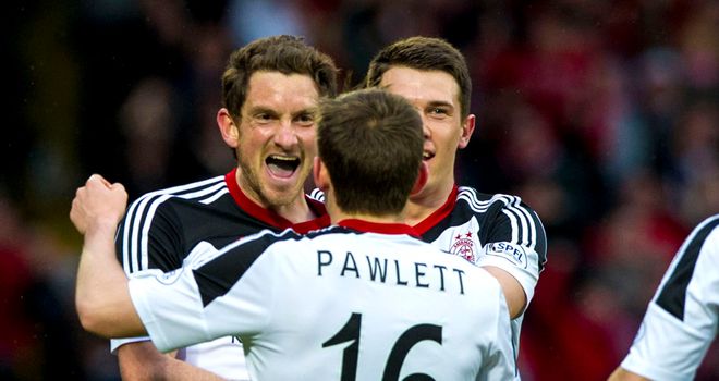 Scott Vernon (left): Scored hat-trick for Aberdeen
