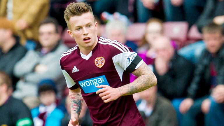 Gary Oliver: Signs new Hearts deal