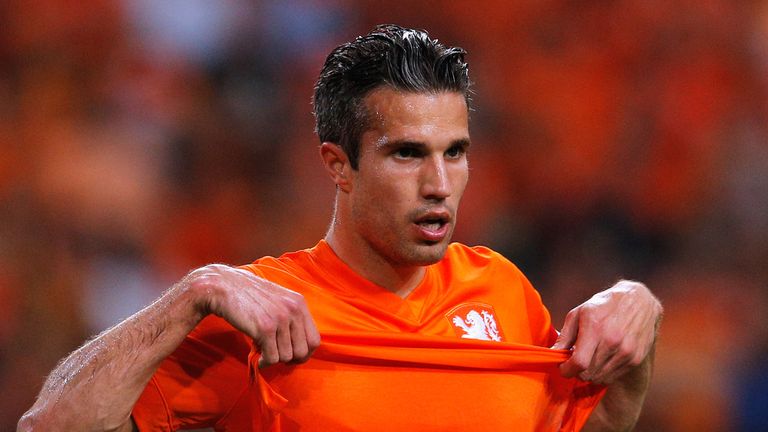 Robin van Persie: Not worried at all about minor injury