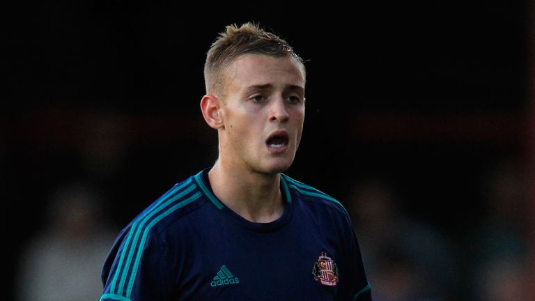 Louis Laing: Defender signs for Nottingham Forest