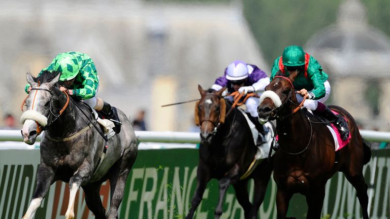 The Grey Gatsby goes clear to score under Moore.