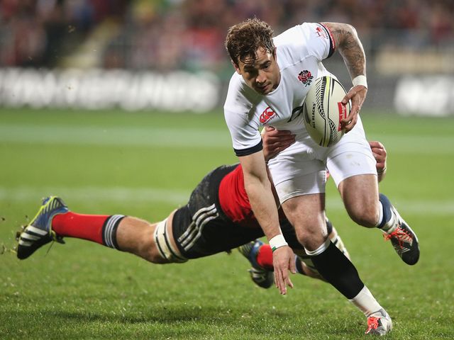 Danny Cipriani of England breaks clear with the ball