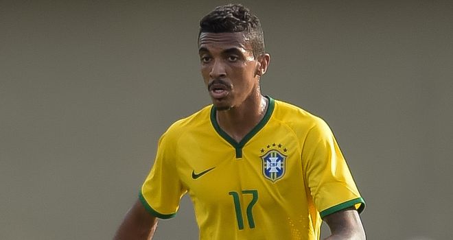 Luiz Gustavo: Remains committed to Wolfsburg