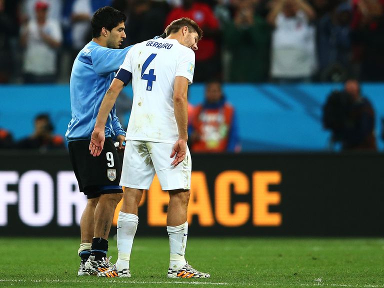 Steven Gerrard with Luis Suarez after England's defeat
