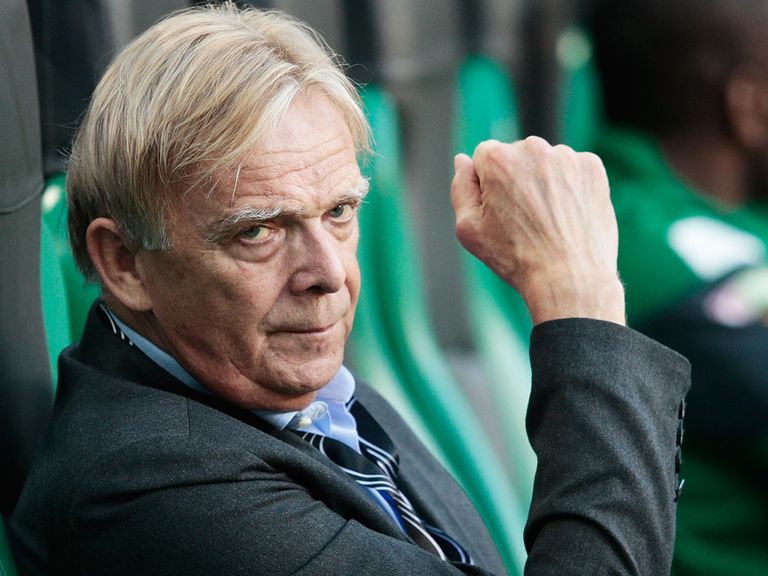 Volker Finke: Problem resolved for Cameroon