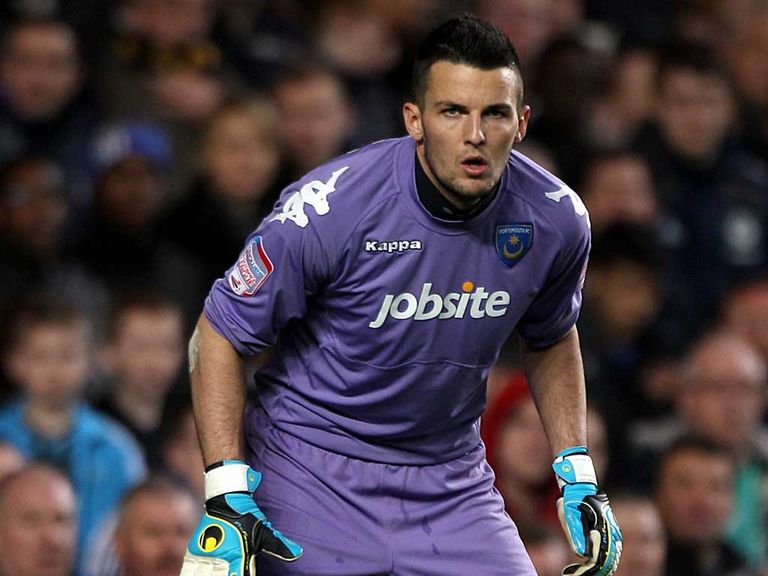 Stephen Henderson: Charlton deal completed