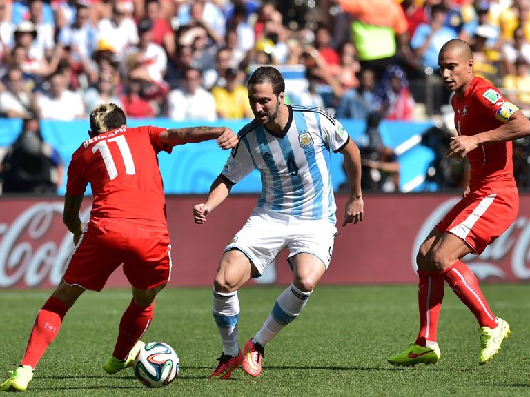 Gonzalo Higuain could be the difference between the two sides