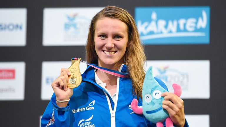Jazz Carlin: Welsh record in winning the European 400m freestyle title
