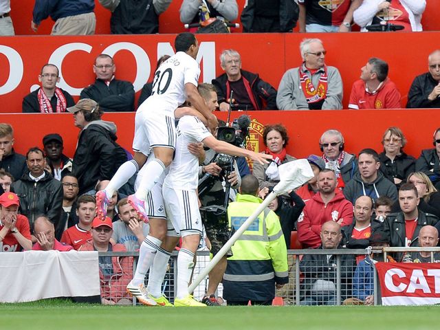 Swansea City's Gylfi Sigurdsson celebrates scoring his side's second goal of the game