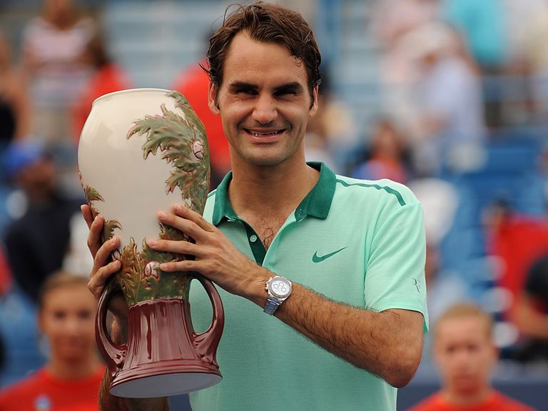 Roger Federer: Beat Ferrer in three sets