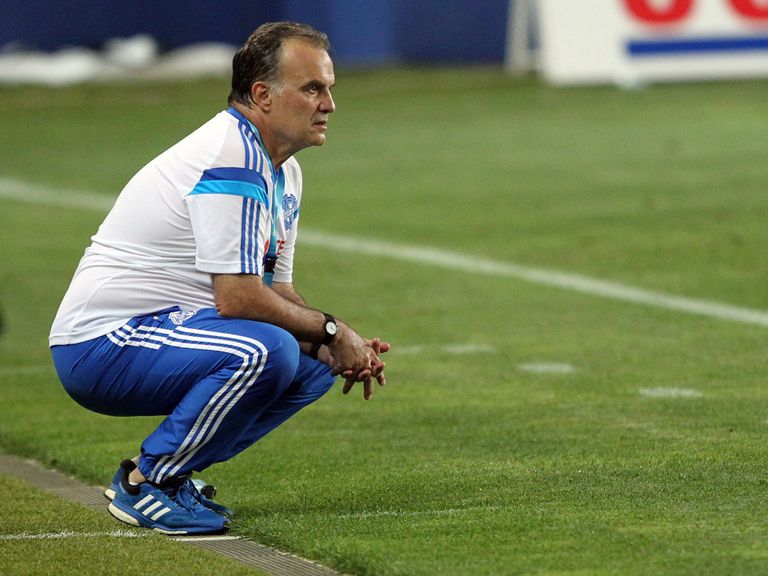 Marseille's Argentinian head coach Marcelo Bielsa reacts