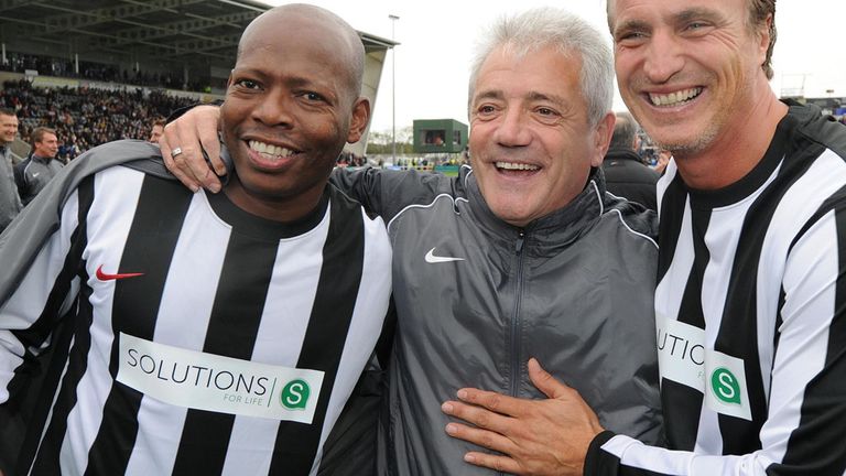 Tino Asprilla (l): Offered to help his former side