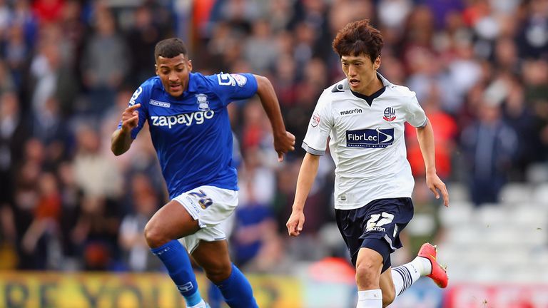 Lee Chung-yong (right): Equalised for Bolton