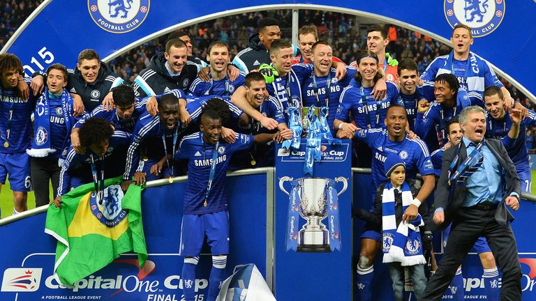 Thật sự nên lo lắng về Chelsea Chelsea-trophy-celebration_3271400
