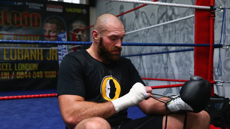 Tyson Fury says using 'big thumb' gloves woud leave him injured