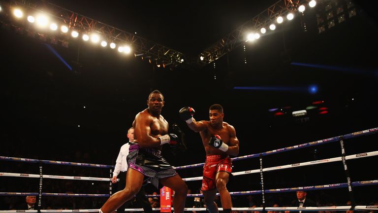 Whyte (left) withstood Joshua's power for long periods