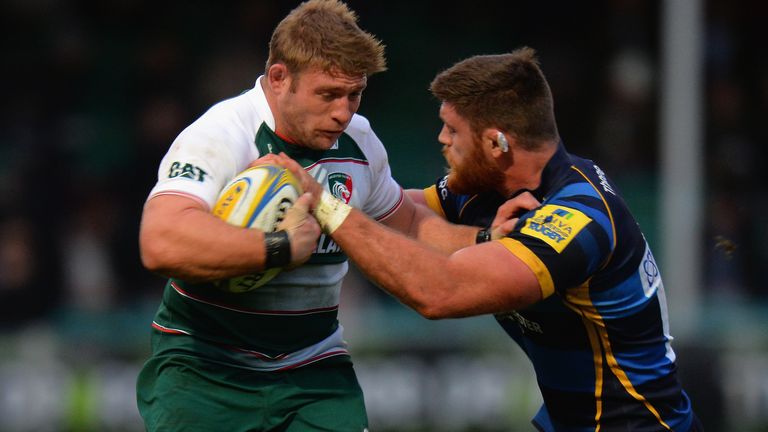 Tom Youngs is tackled by Worcester's Darren Barry