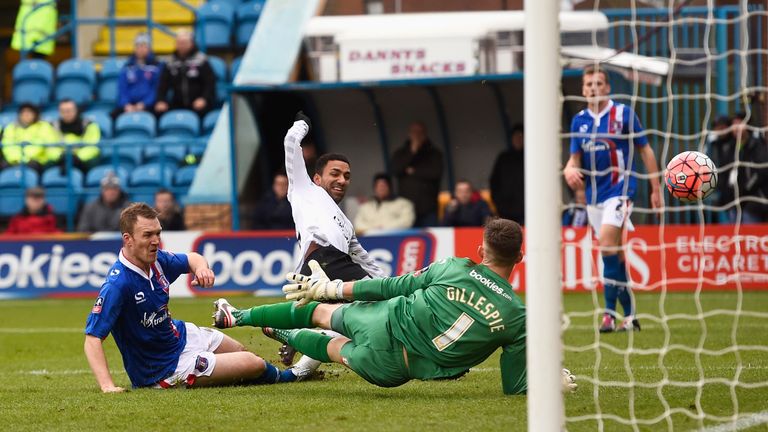 Aaron Lennon scores Everton's second goal during their 3-0 FA Cup fourth round victory at Carlisle