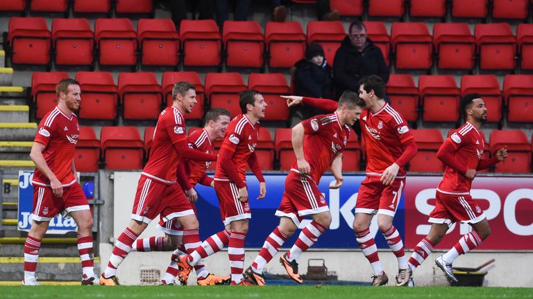 Aberdeen's Peter Pawlett (second left) celebrates scoring the second goal of the game