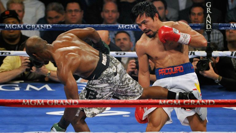 Bradley (left) won a split decision in 2012 but Manny Pacquiao won their rematch in 2014