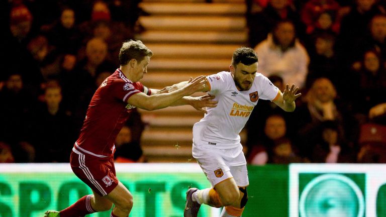 Grant Leadbitter (left) and Robert Snodgrass tussle