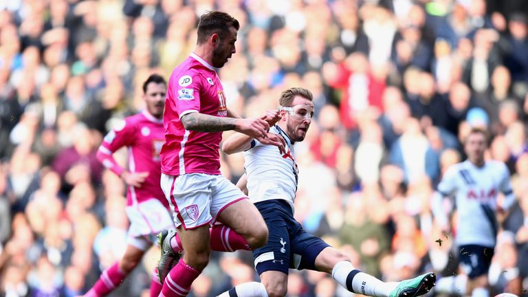 Kane scores his second goal of the afternoon