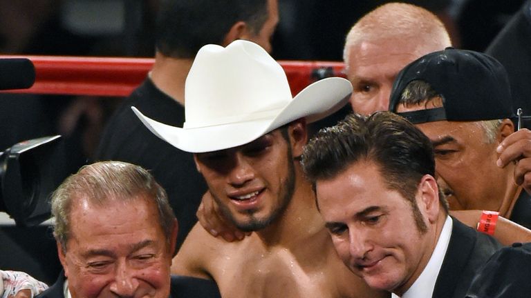 Risultati immagini per gilberto Ramirez and Bob Arum boxer Photos