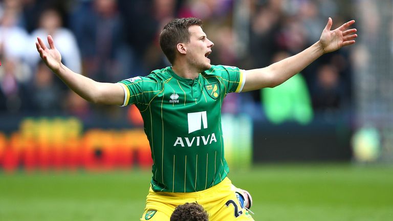 Ryan Bennett: Joins Wolves