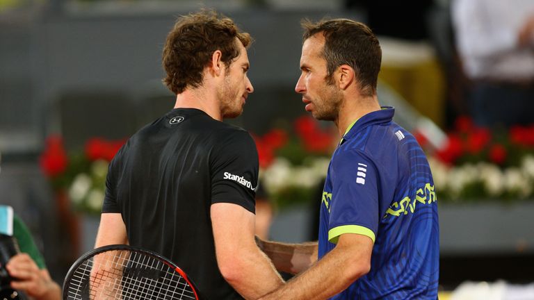 Murray takes gruelling first-round match against Stepanek to fifth-set decider