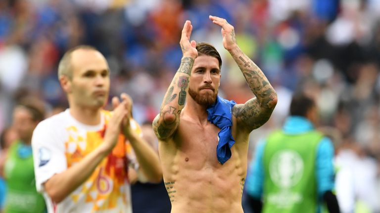 Iceland pulls off a huge upset at European Champship; Italy downs Spain Iceland pulls off a huge upset at European Champship; Italy downs Spain