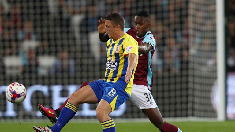 Scott Brown is pressured by West Ham's Edmilson Fernandes