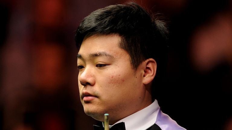 Ding Junhui opened up a 10-6 lead over current Masters champion Ronnie O'Sullivan