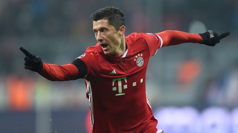 Could Bayern Munich striker Robert Lewandowski address United's striker shortage? 