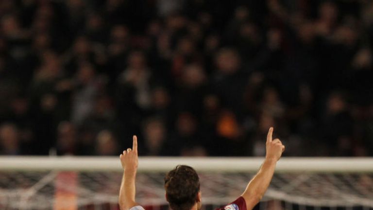 Francesco Totti bids farewell to Roma after 25 years