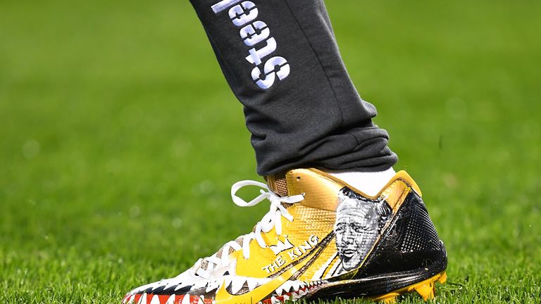 Brown used this footwear ahead of the Steelers taking on the Chiefs last autumn