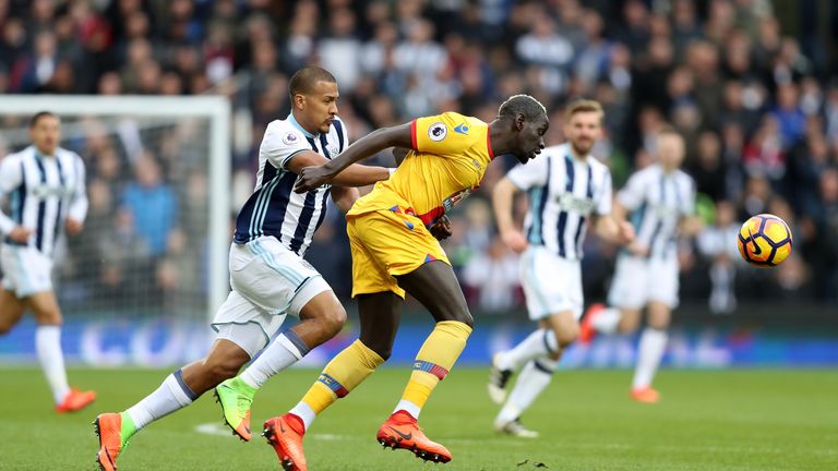 Salomon Rondon and Bakary Sako battle for possession