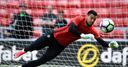 Romero pens new United deal