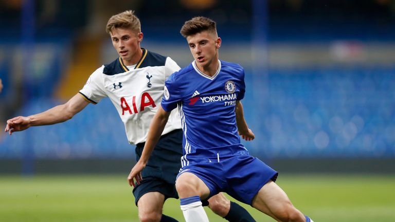 Mount in action for Chelsea's development squad