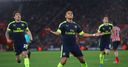 Alexis keeps top-four bid alive