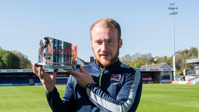 Liam Boyce with his Scottish Premiership Player of the Month Award for April