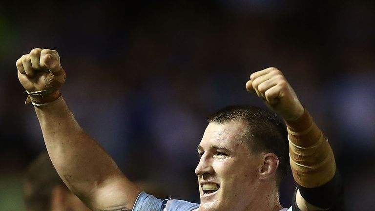 Paul Gallen celebrates victory over the Bulldogs