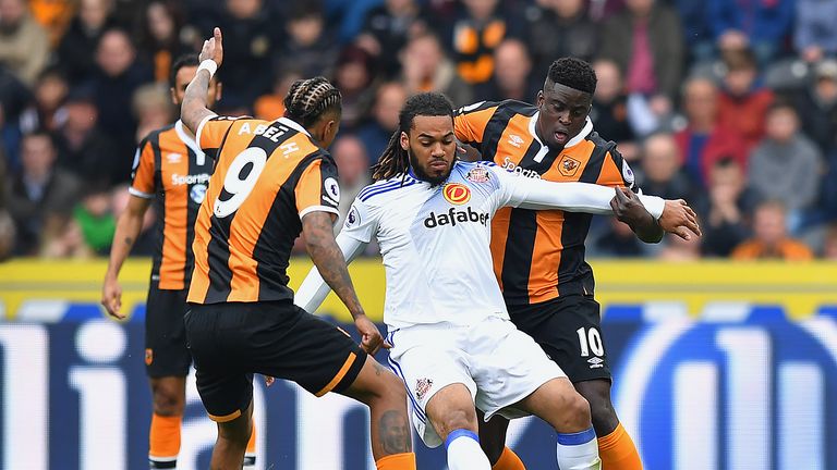Jason Denayer and Alfred N'Diaye battle for the ball