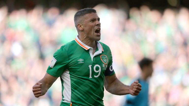 Republic of Ireland's Jonathan Walters celebrates scoring his side's equaliser against Austria