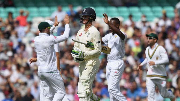 Jennings walks off after being dismissed by Kagiso Rabada