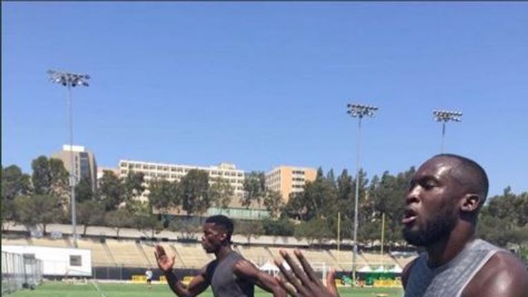 Romelu Lukaku has trained with Manchester United's Paul Pogba in LA (Pic c/o Instagram: @PaulPogba) [스카이스포츠] 루카쿠, 포그바와 같이 훈련하다