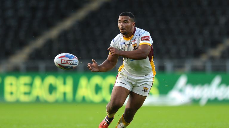 Kruise Leeming on the attack for Huddersfield